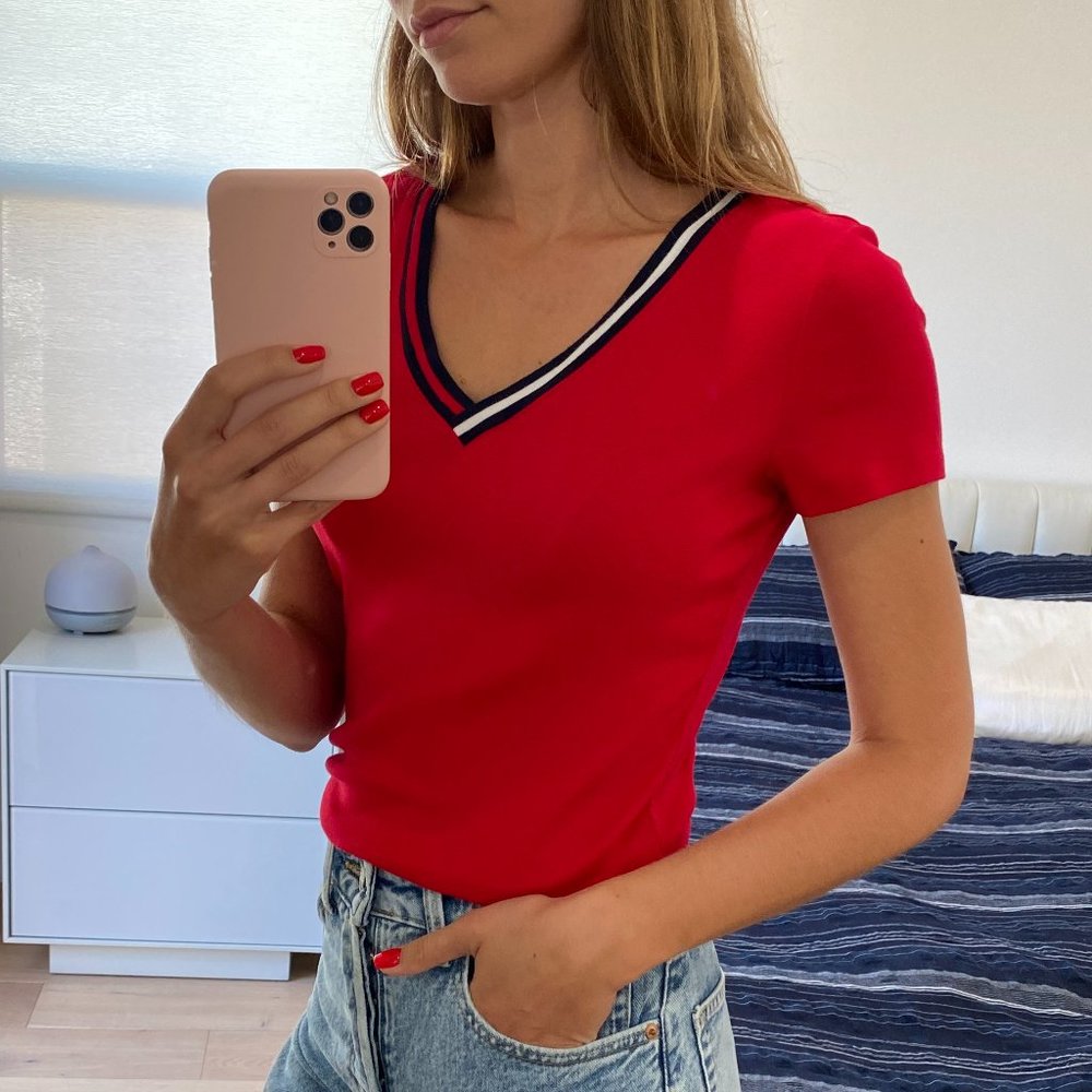 Tommy Hilfiger Red T-shirt - S Size V Neck